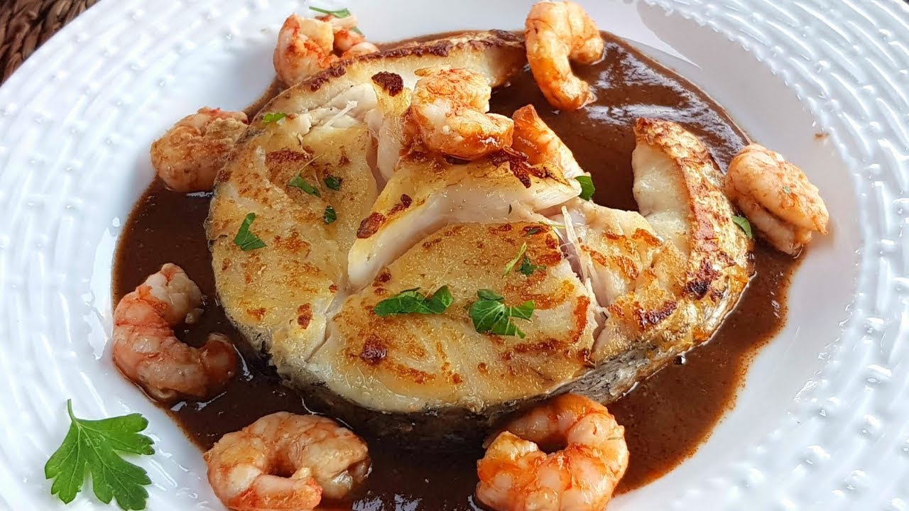 Merluza en salsa de langostinos. La receta de merluza mas facil y rica
