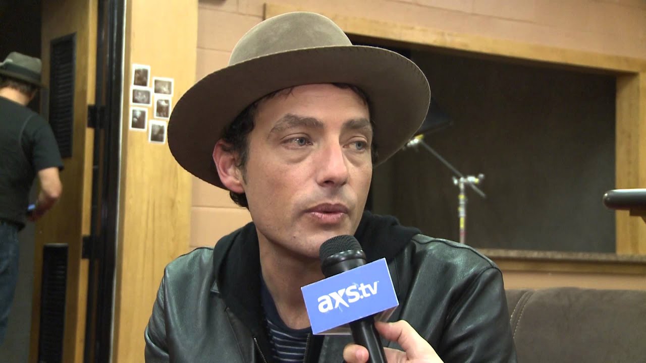 Jakob Dylan talks Love For Levon, Wallflowers, & Tom Hanks