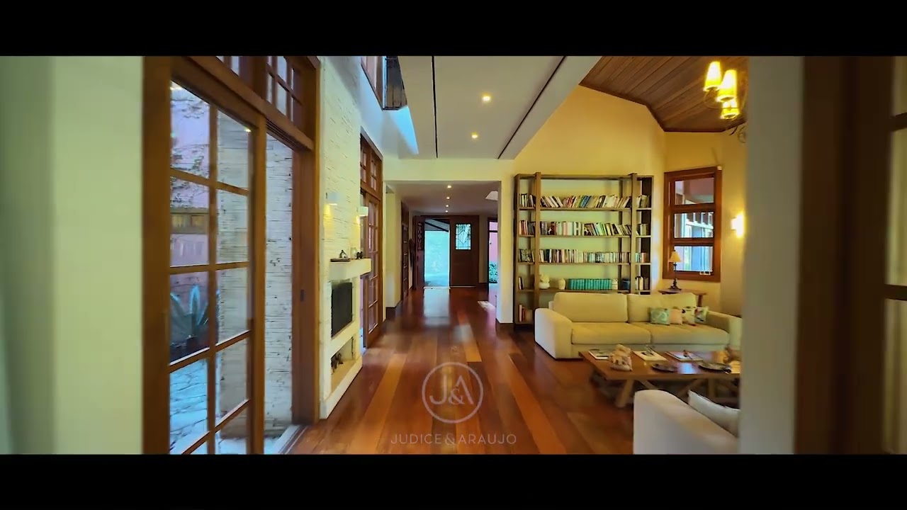 Casa à venda com 7 quartos, 720m² - Itaipava, Petrópolis/RJ