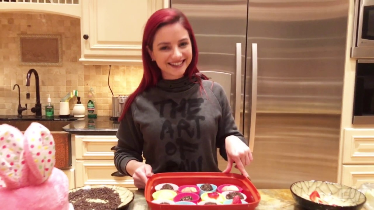 How to make authentic BRIGADEIRO dessert - a delicious chocolate dessert (quarantine cooking 2020)