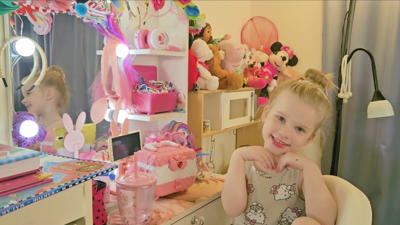 Лилли получила подарок на 8 марта от папы!