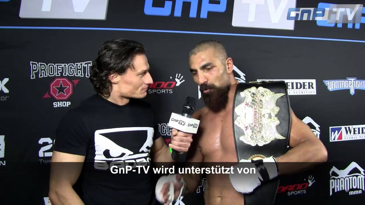 Champions Event III - Ashkan Gohar nach dem Weltmeisterschaftsgewinn im Thaiboxen