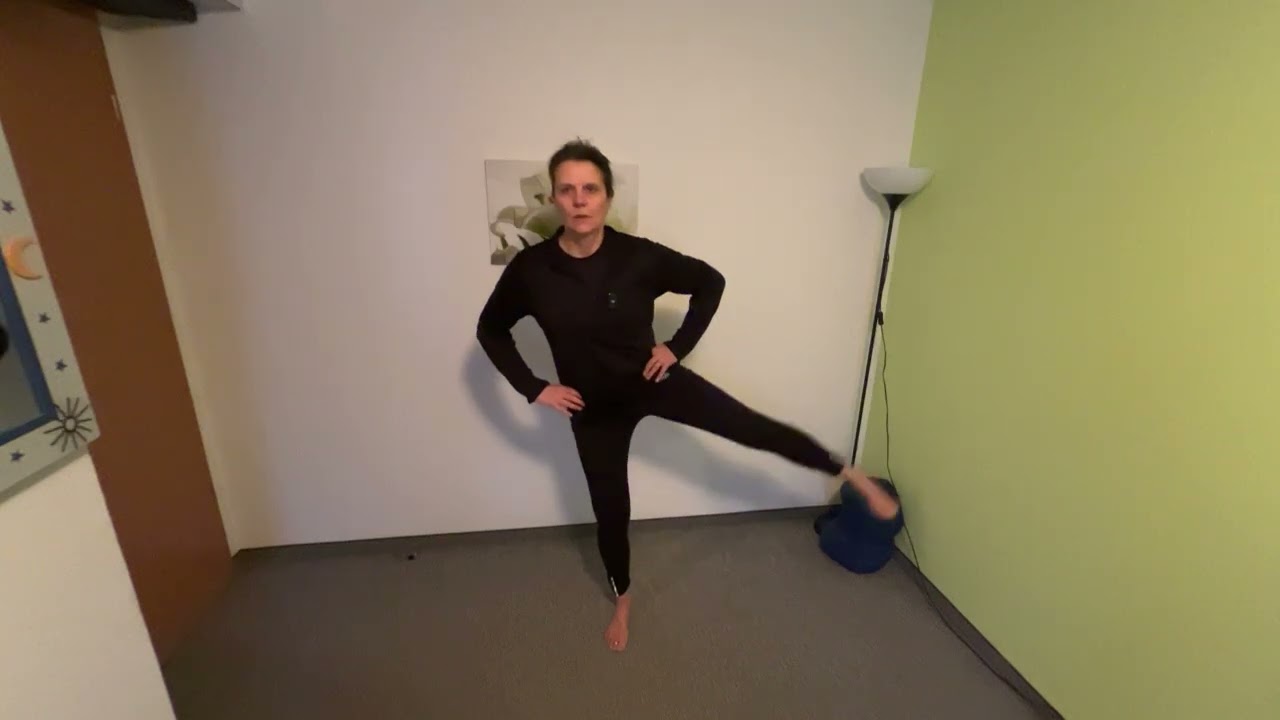 Schöne, straffe Beine ohne Bodenübungen? Mit diesen Stand-Übungen für mehr Form klappt’s!
