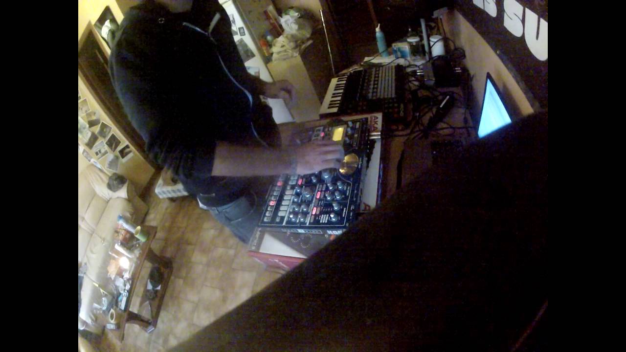 Astrokick - Cerebral Spin (Live Performance Korg EMX)