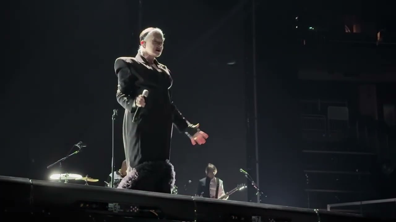 Cyndi Lauper - I’m Gonna Be Strong - Seattle, WA (12/1/2024)
