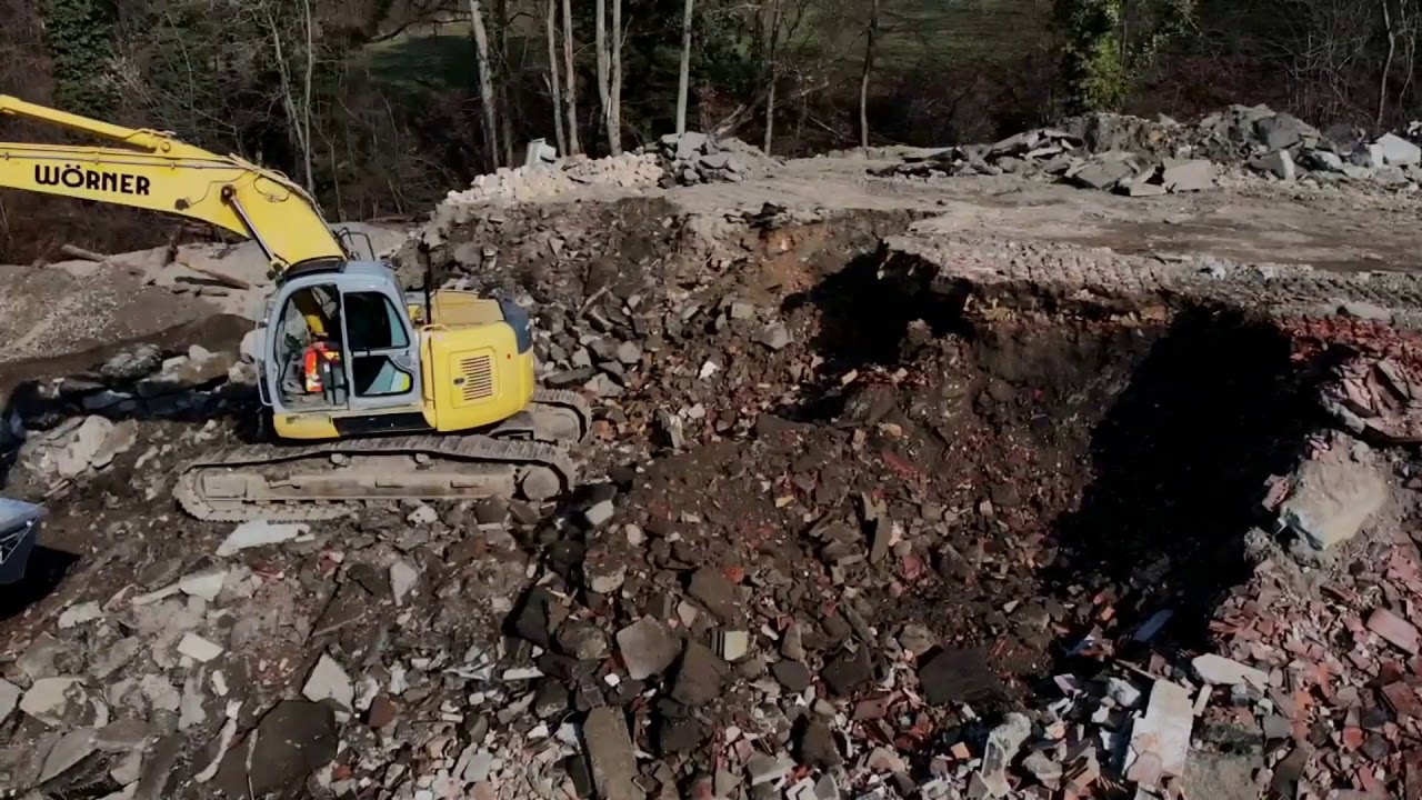 Bauschuttrecycling mit Backenbrecher und Siebanlage
