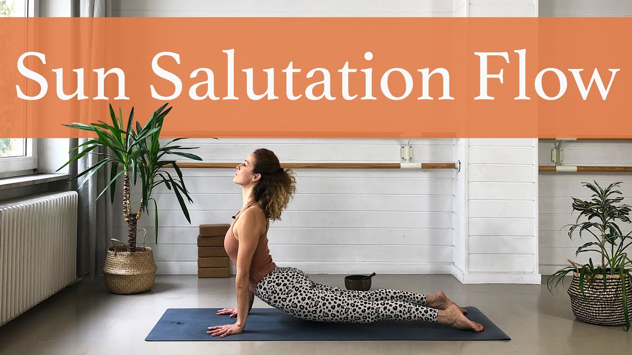 Sun Salutation Flow To Energize Your Mind | 20 Min. Fully Body Yoga Flow