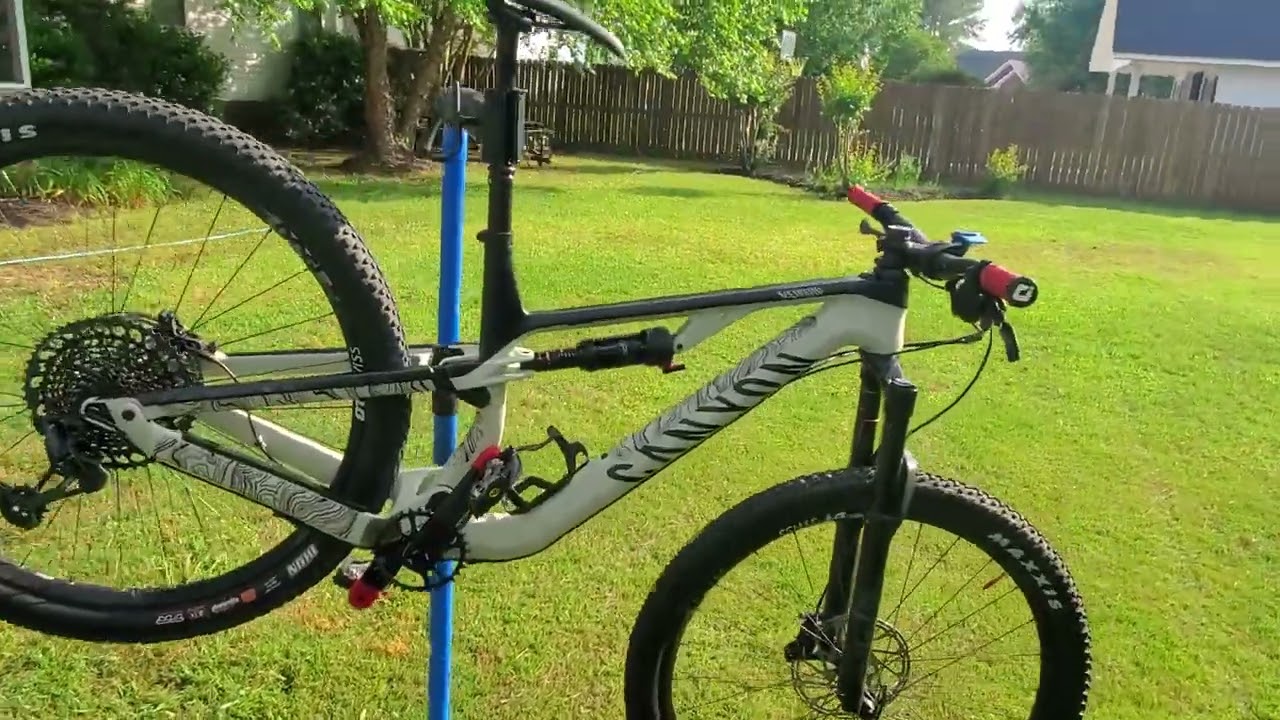 2021 Canyon Nueron CF7 one year review