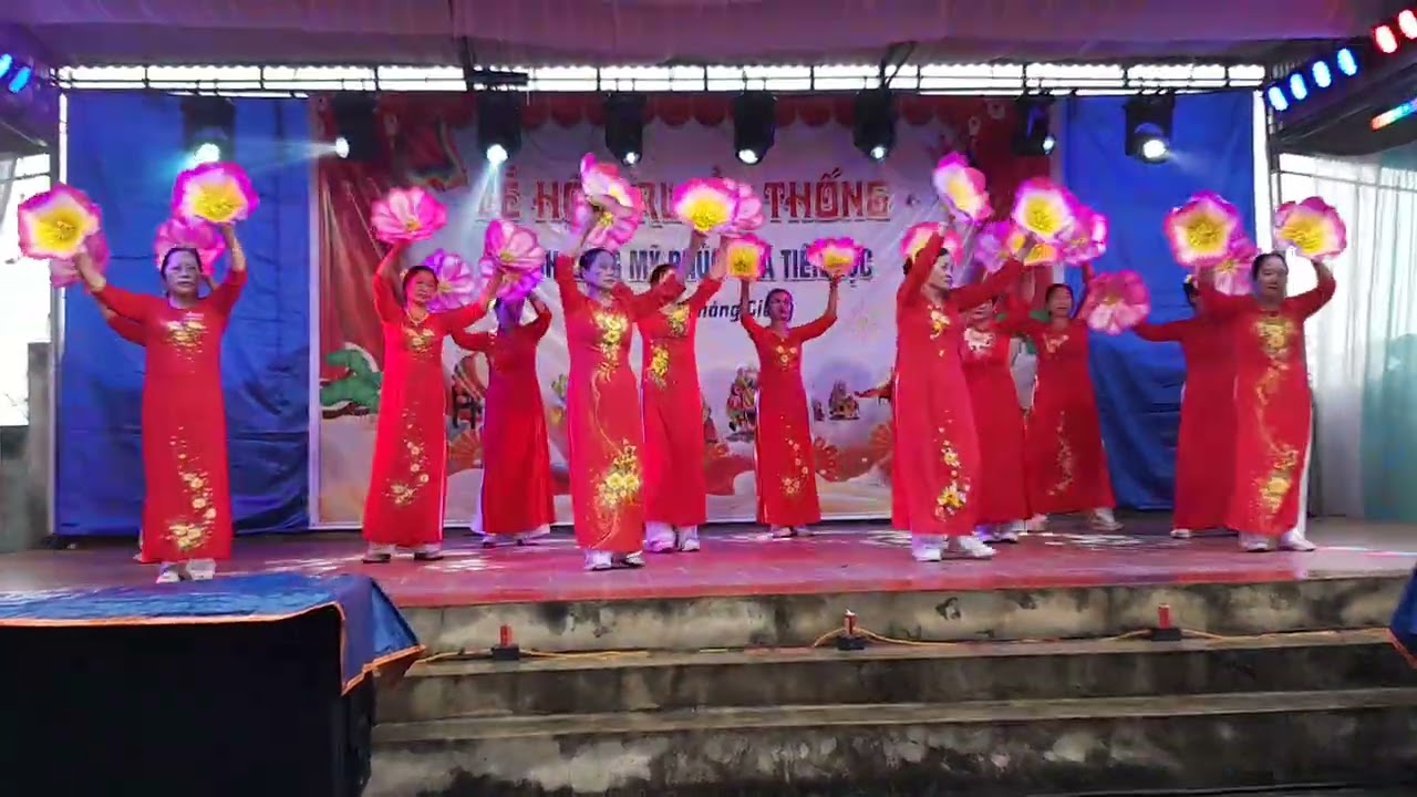 Hội làng Mỹ Phúc