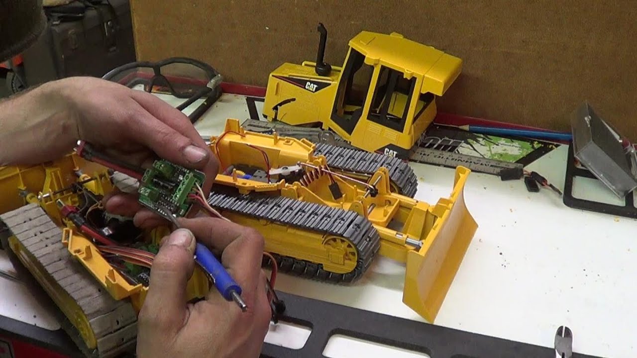 JRP RC - Bruder Bulldozer Rc Conversion Pt 10 Hooking up the electronics