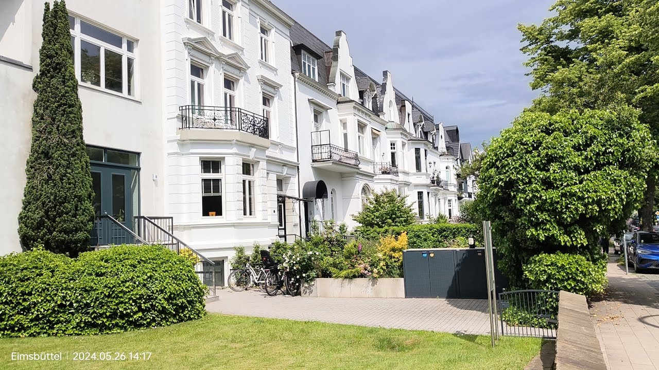 A walk through a posh Hamburg residential area with PRIME real estate. (Germany)