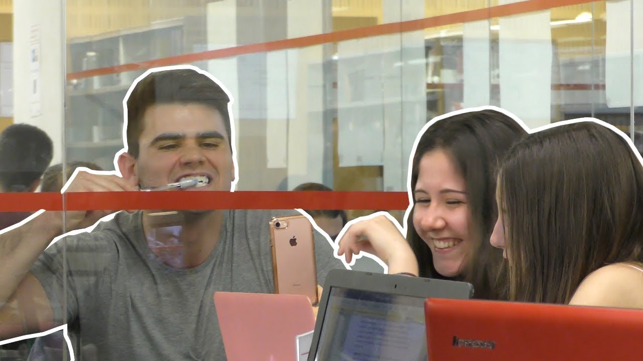 😁 ESPEJO TRANSPARENTE en la BIBLIOTECA [Cámara Oculta]