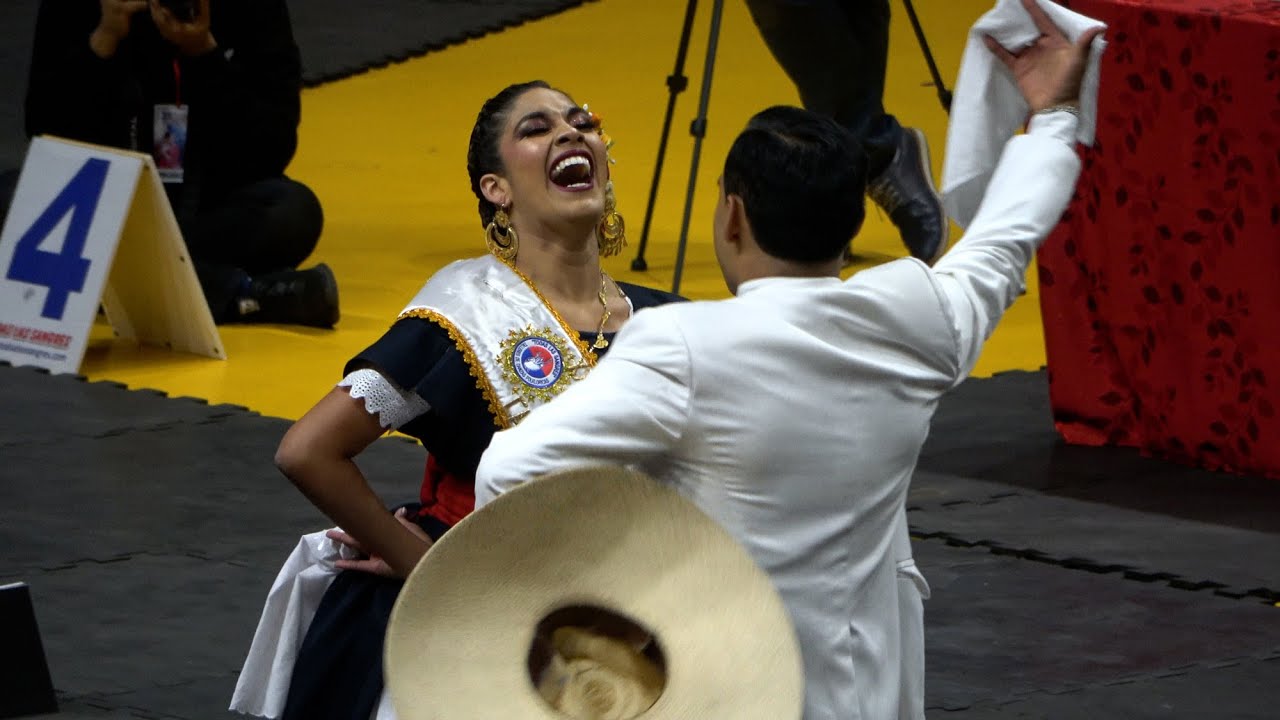 Aissa Barboza y Hector Acuña. Entrega Juvenil. Todas Las Sangres 2022