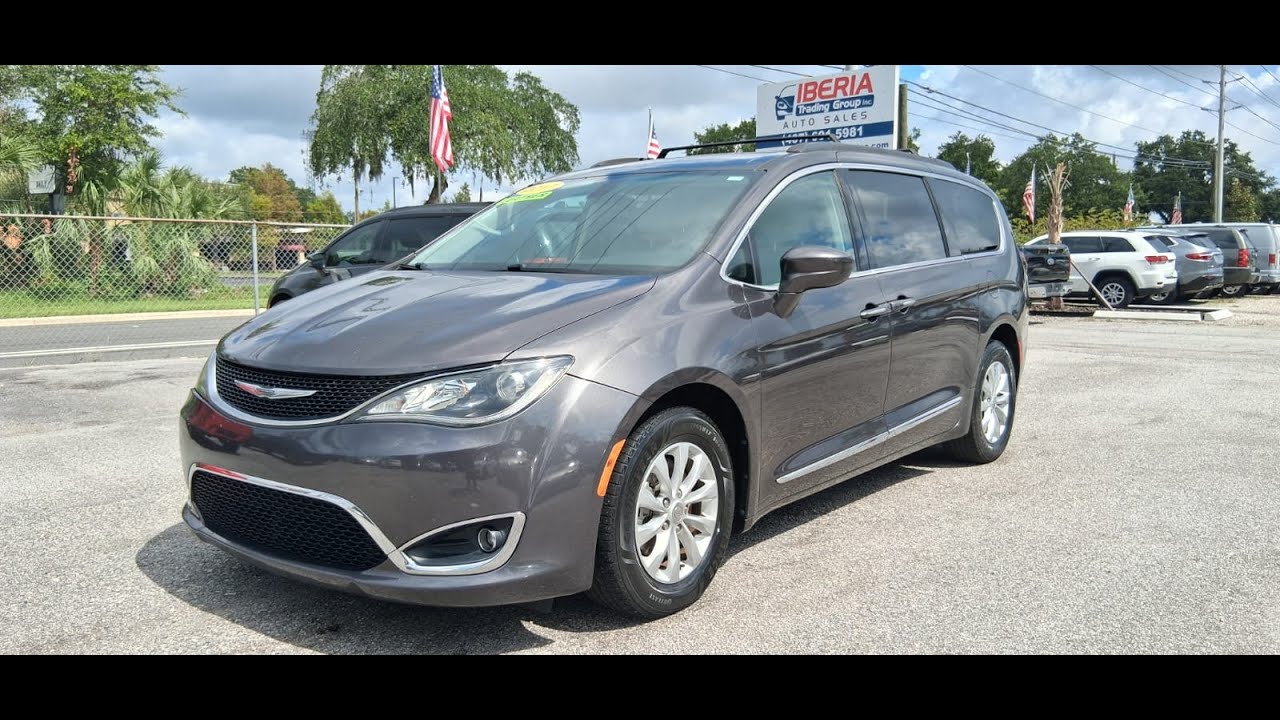 2017 Chrysler Pacifica Touring-L