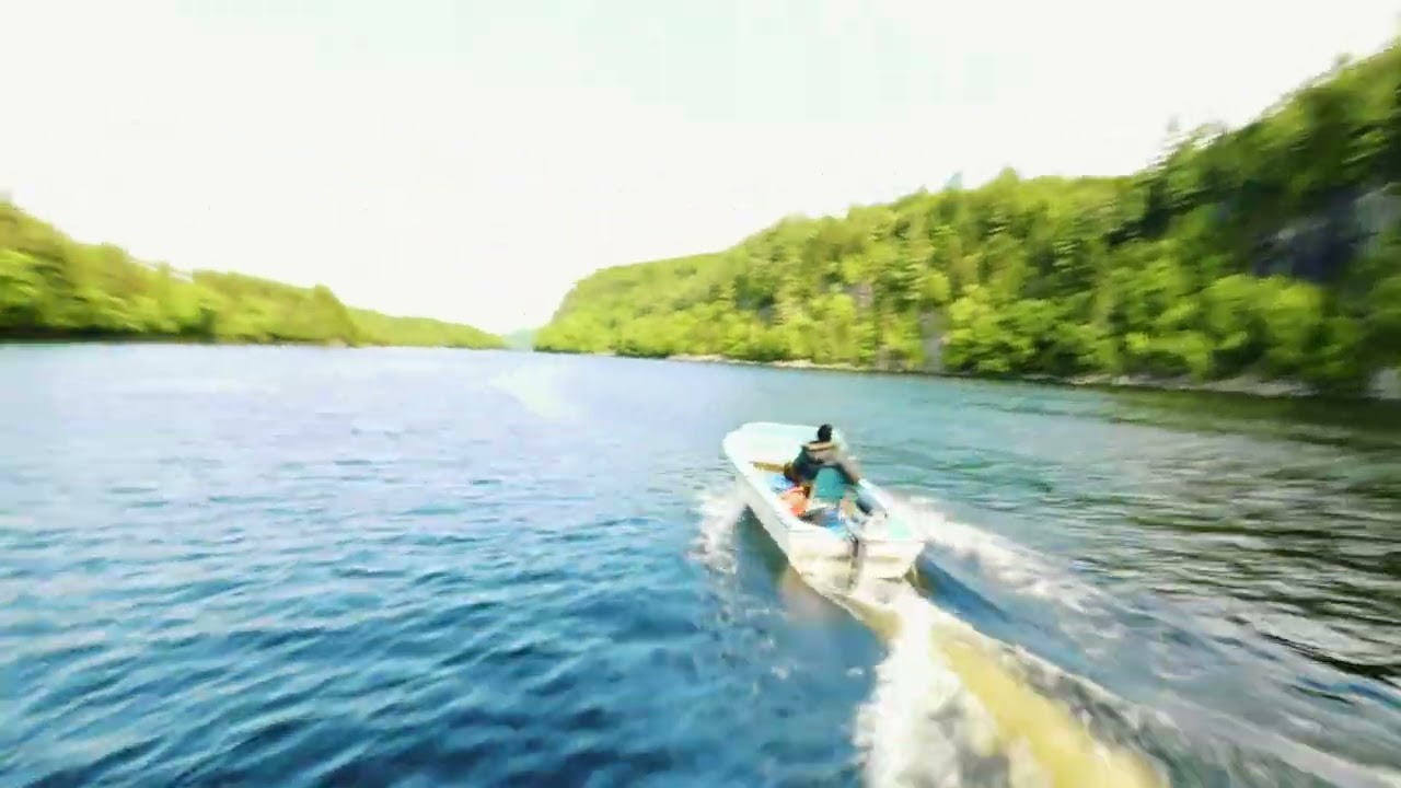 Boat chasing at Lac Long with El Simo et son bateau! 