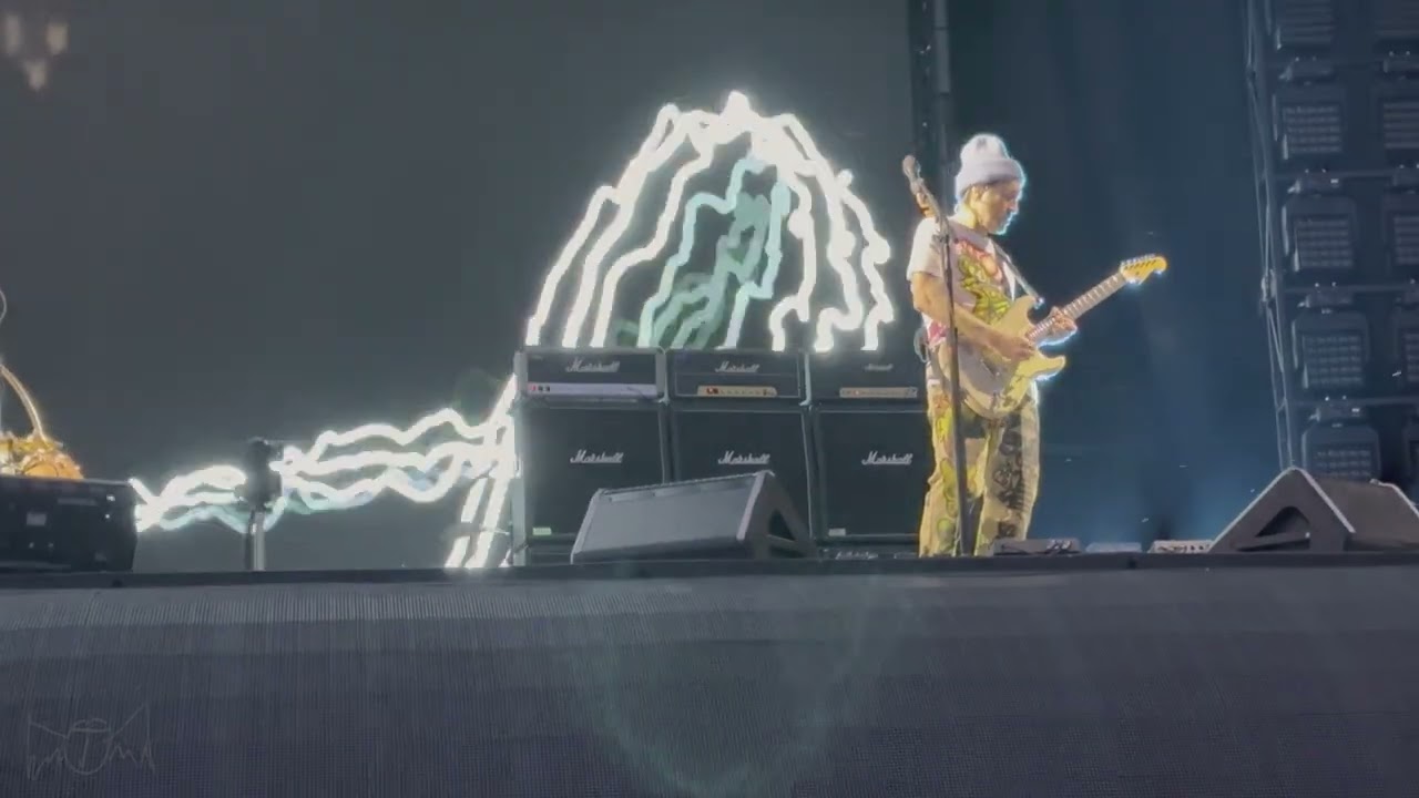 Red Hot Chili Peppers - 
