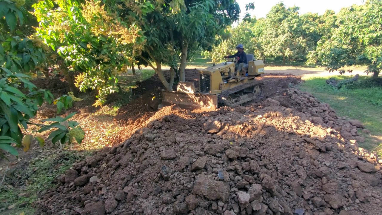 Start Opening New Project!!Mitsubishi Bulldozer BD2F pushing Soil into Flooded forest &5Ton Trucks​.