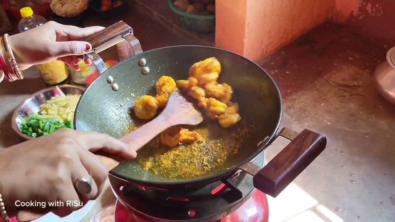Authentic Bengali Bagda Chingri Curry || Chingrir gravy type ranna || Cooking with RiSu 