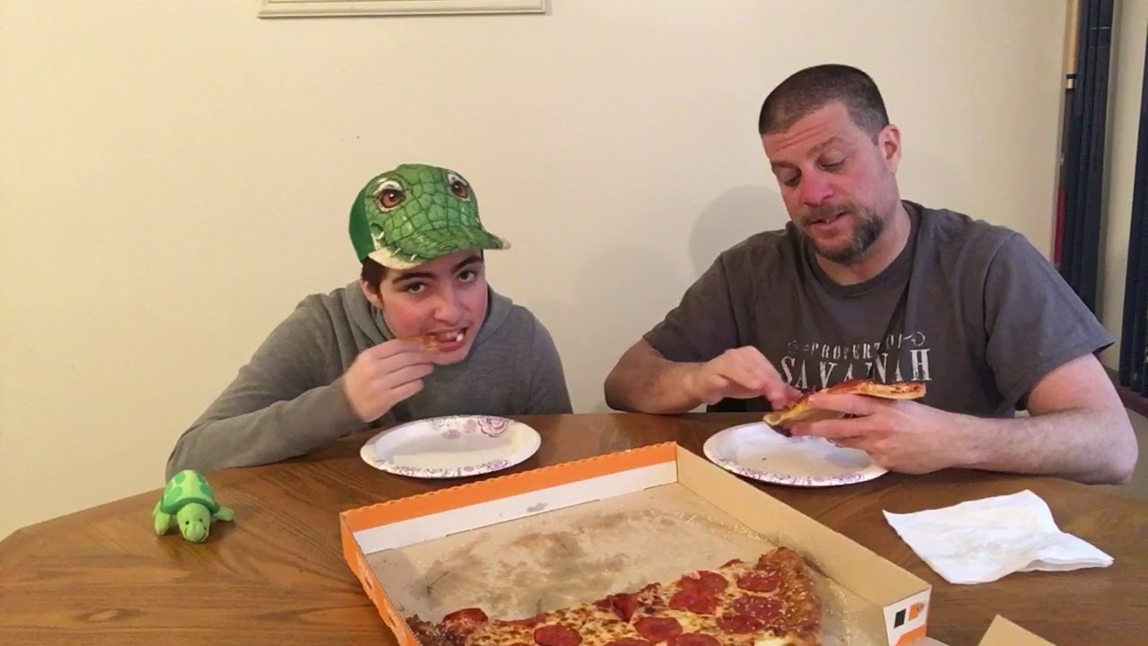 Lil Caesars Stuffed Pretzel Crust With Pizza Sauce Review