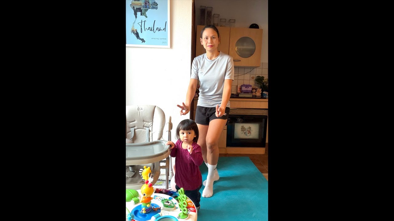 แม่กาวลูก6 ออกกำลังกายเบาเบาที่บ้านวันละนิดจิตแจ่มใส