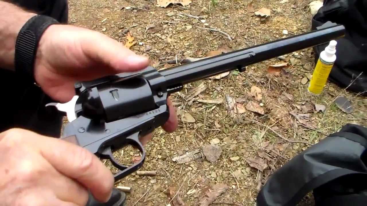 Firing the Super Blackhawk 44 Magnum Revolver