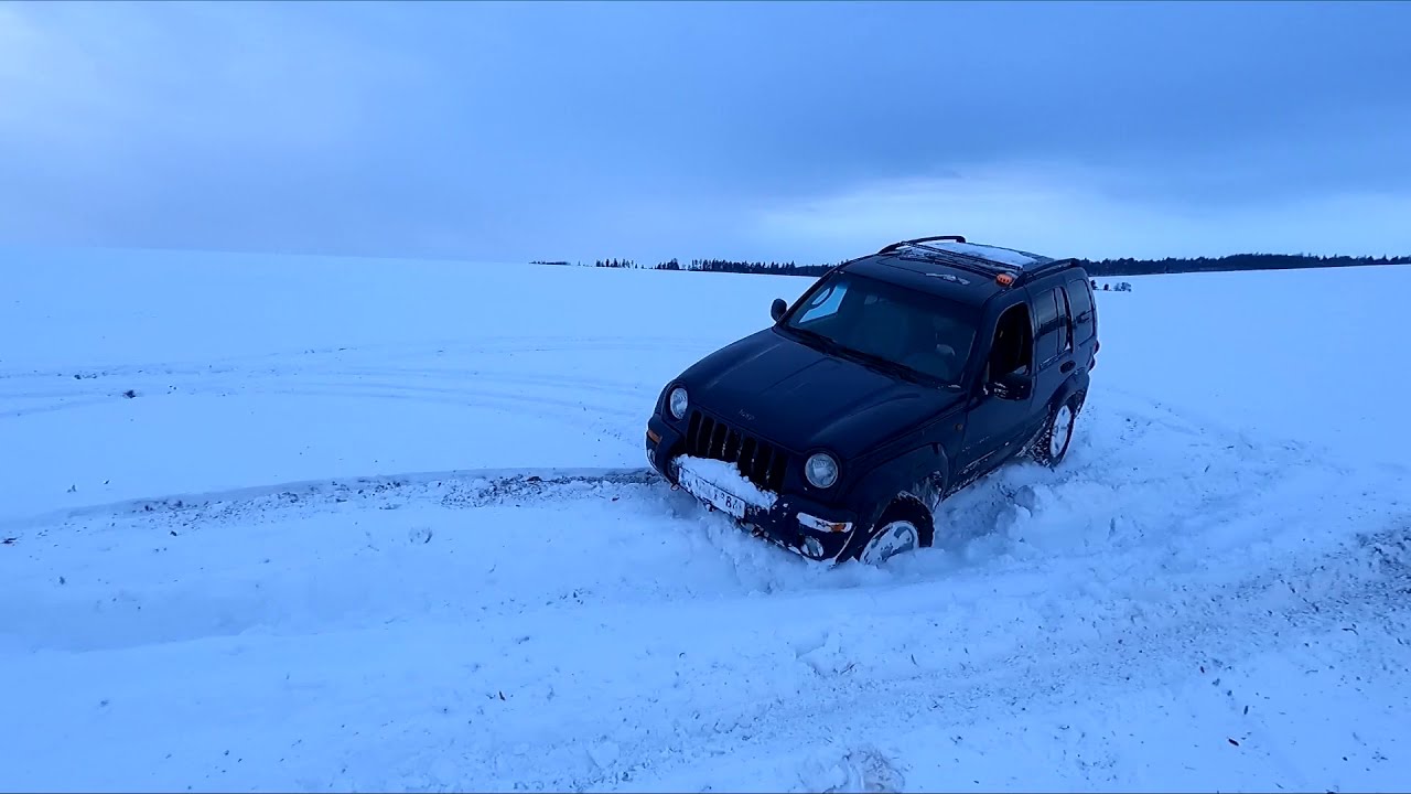 #10 ('01)Jeep Cherokee 3.7 and ('96)Grand Cherokee 4.0 in snow