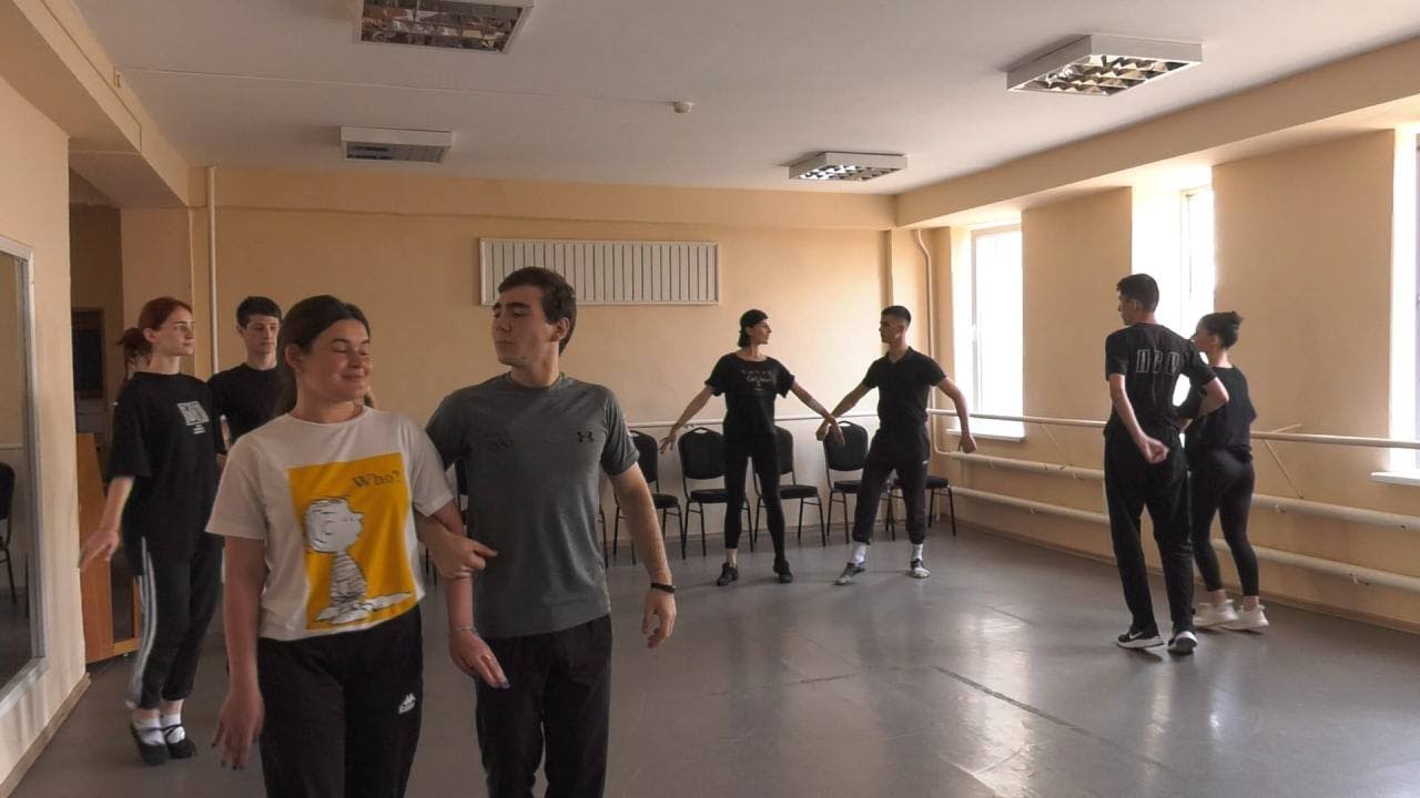 В СОГУ проходит творческий экзамен на факультете искусств