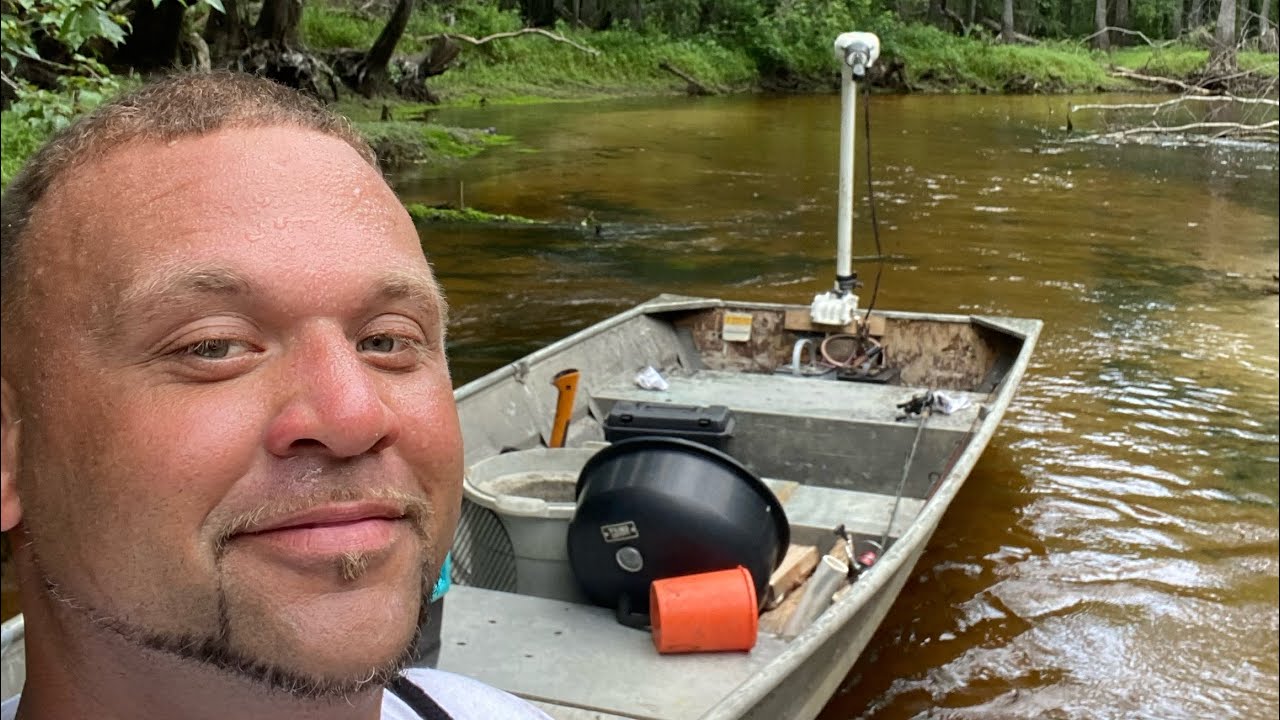 Catch and cook on the lumber river you won’t believe what I caught 🎣