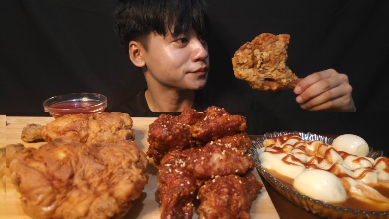Tteokbokki, Crunchy Fried Chicken. Spicy Korean Fried chicken Mukbang