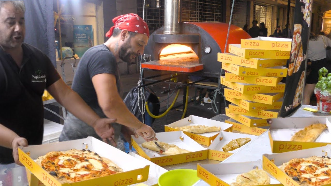 Strepitoso! Pizza Fritta a 'Calzone' e Napoletana della Pizzeria Itinerante ‘Napoli Centrale’ Ancona