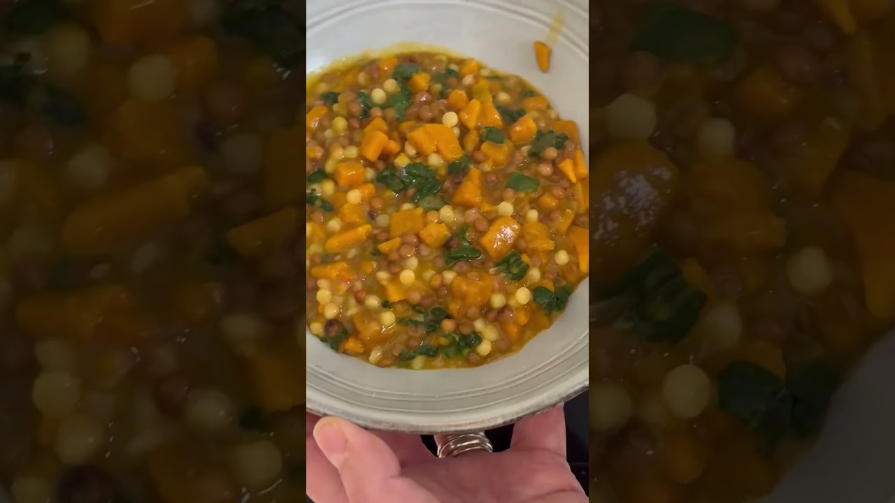 Fregola con zucca lenticchie e cavolo nero