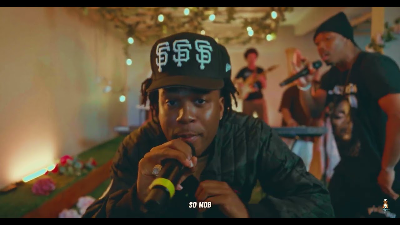 Young Bari - So Mobby Ft Filmoe Rocky & The Yee Section (Dir. by @Splashthakidd)| Live at The Bakery