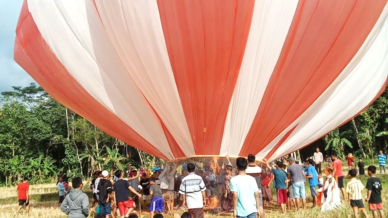 Balon Udara Besar Notorejo TulungAgung