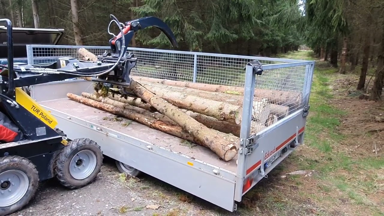 TUR N 520 Minilader, der kleine Helfer für's Brennholz laden