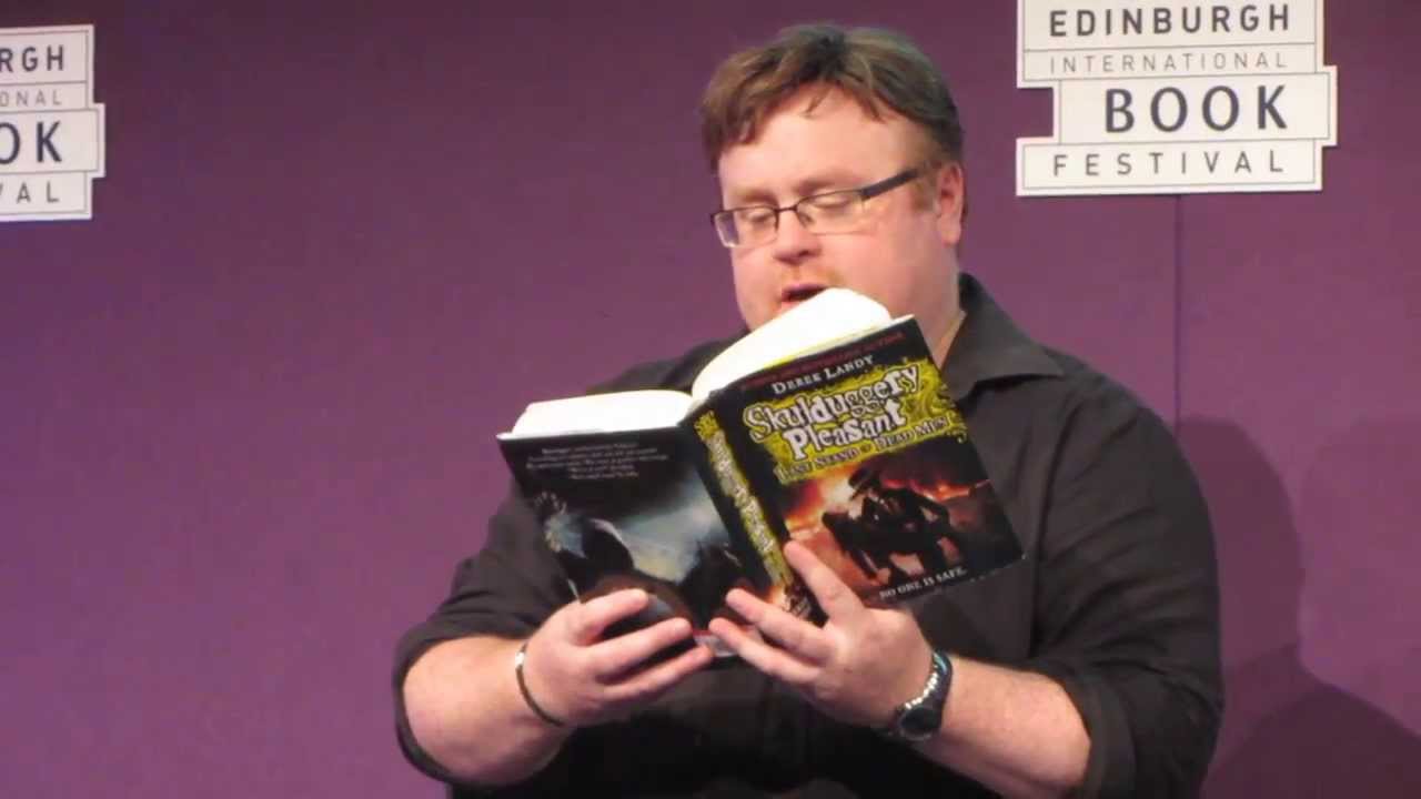 Derek Landy reads chapter nineteen of Skulduggery Pleasant: Last Stand of Dead Men [25/08/13]
