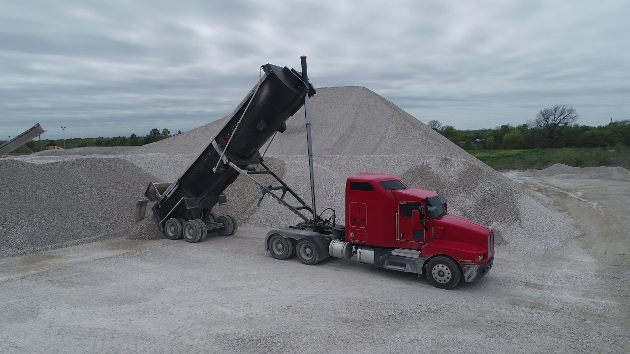 Brazos 32&rsquo; &ldquo;Pit Viper&rdquo; End Dump Trailer in Action