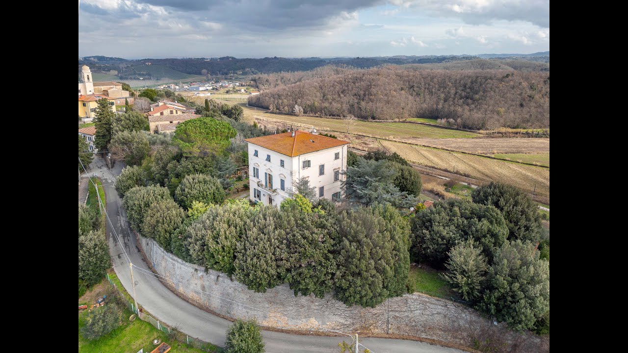 Villa in vendita sulle Colline Pisane in Toscana
