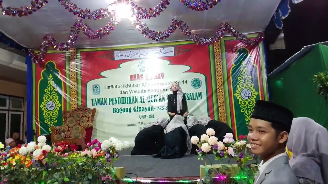 Penampilan Kreasi Santri Putri Kelas MADIN SUBULUSSALAM 