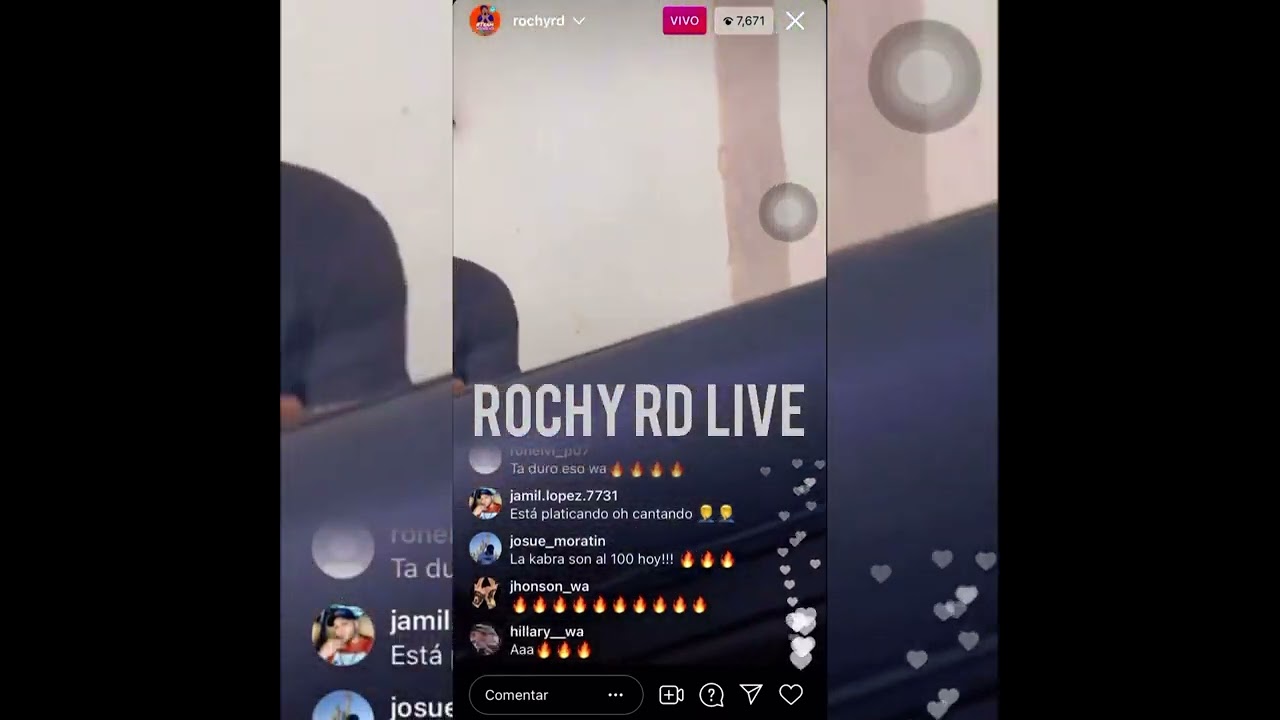 ROCHY RD - CANTANDO 🎤 CUALQUIERA TE BREGA DE @kirycuru2441 | VIA LIVE 🔴 #FREEROCHYRD 😔