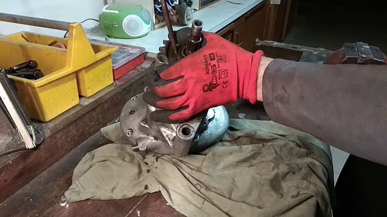 Ariel motorcycle - Burman GB5 Gearbox disassembly