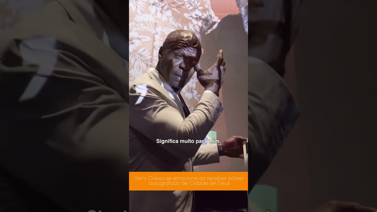 Terry Crews se emociona ao receber p&ocirc;ster autografado de Cidade de Deus