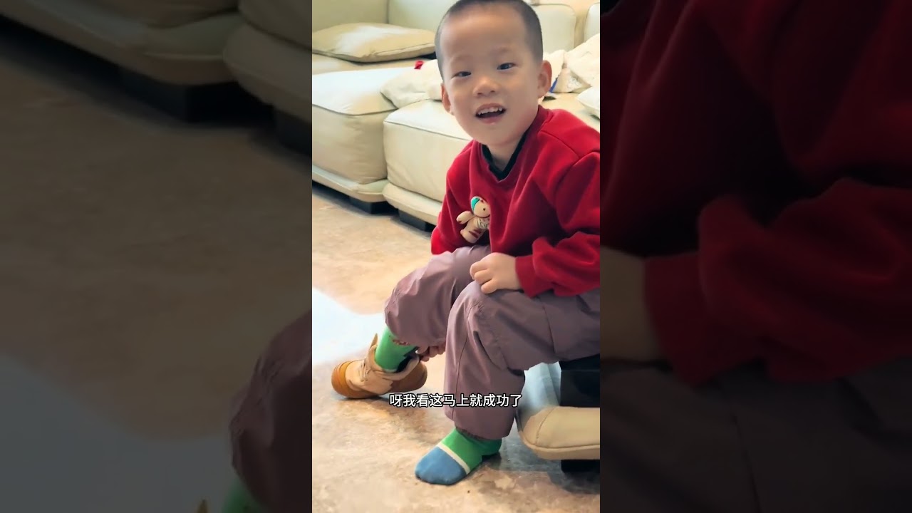 The elder brother taught the younger brother how to put on shoes. The elder brother is rea