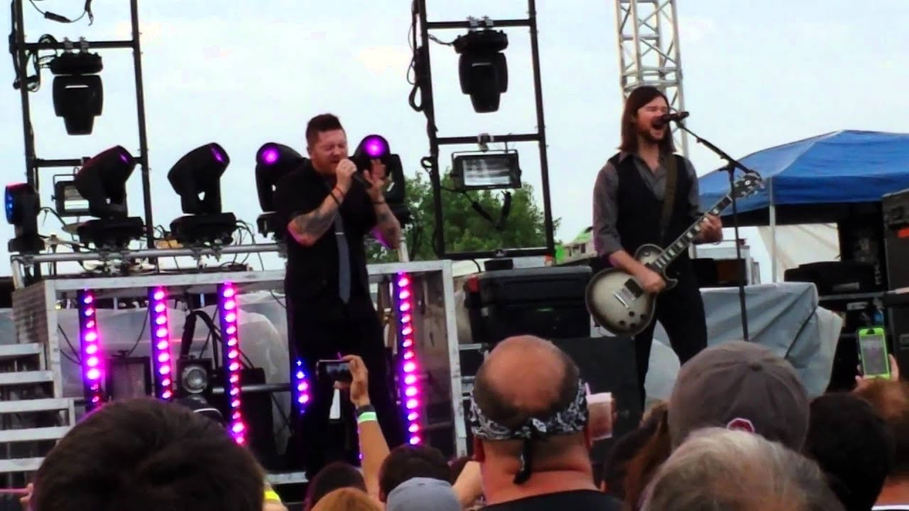 Hinder - Lips Of An Angel (Live) Oklahoma City 9-13-2013
