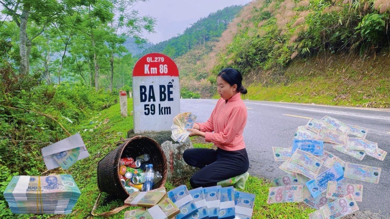 Poor girl picking up scrap unexpectedly discovers mysterious amount of money on the roadside