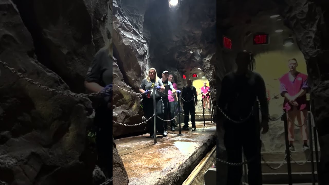 Pirates Of The Caribbean In-Show Exit- Mickey's Not So Scary 2022