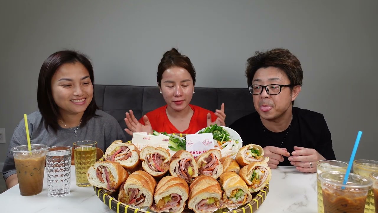 Đối Với Người Nhật Bánh Mỳ Huỳnh Hoa - Bà Huynh Có Thật Sự Ngon !