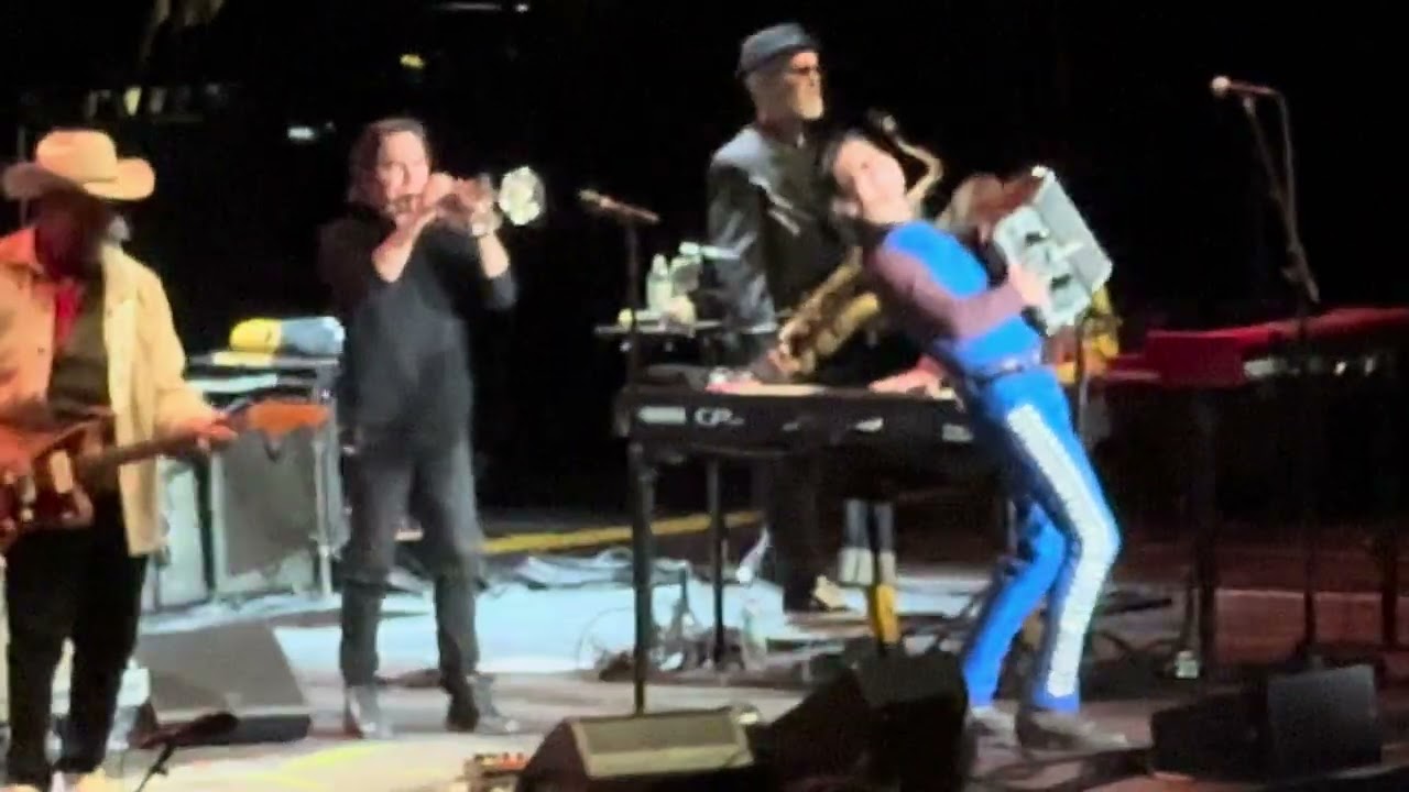 The Mavericks 5.17.25 “All You Ever Do is Bring Me Down / Back in the USSR” Tucson, Arizona