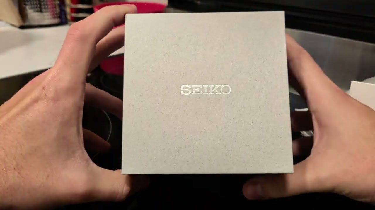 Seiko Alpinist SPB121: Unboxing my first watch