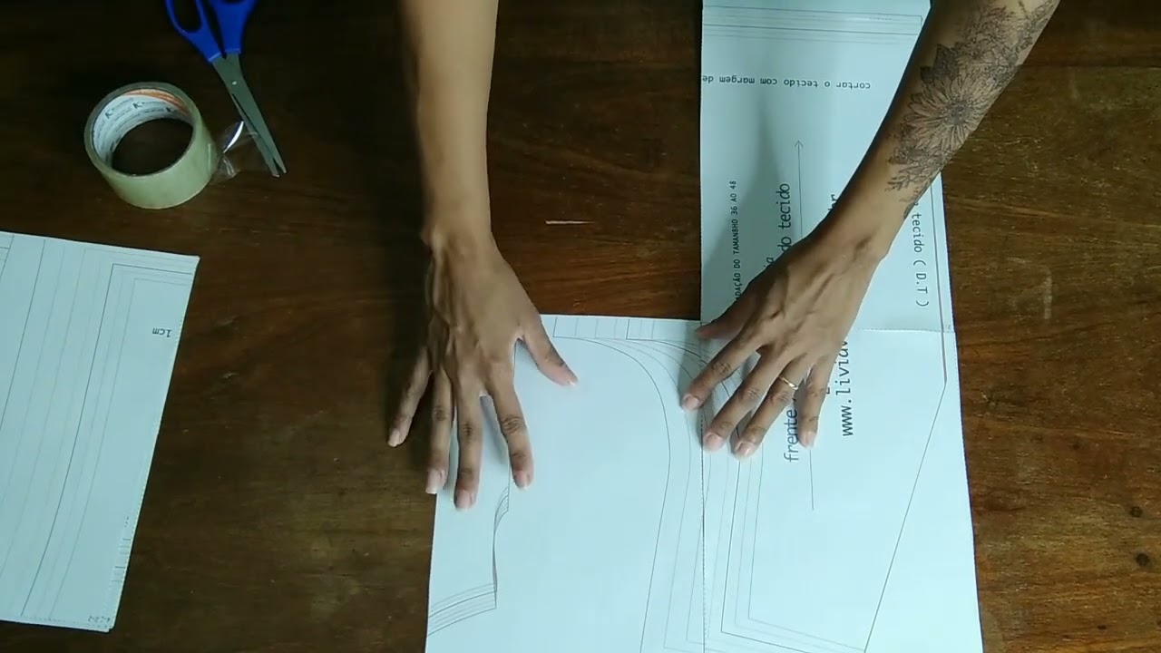 montagem dos moldes / Aula de Costura da Livia Veloso