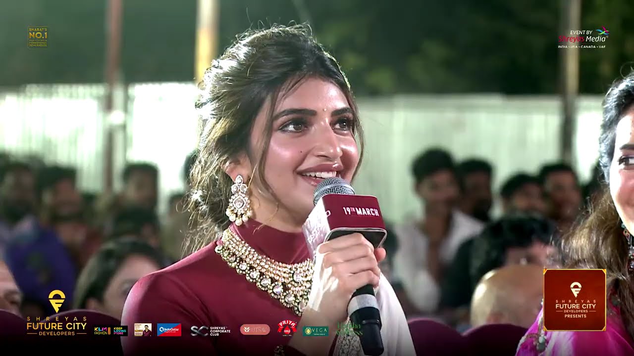Anchor Suma Interaction With Power Star Pawan Kalyan at Ustaad Bhagat Singh Grand Pre-Release Event